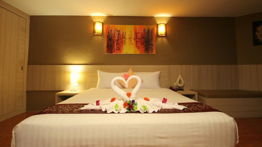 Baywatch Boutique Hotel Ao Nang ク ラビ エクステリア 写真