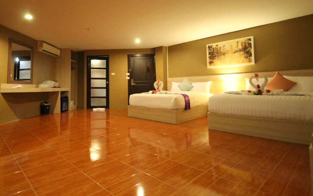 Baywatch Boutique Hotel Ao Nang ク ラビ エクステリア 写真
