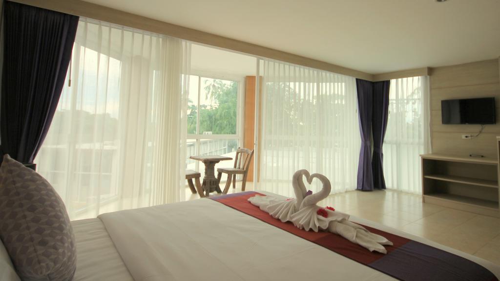 Baywatch Boutique Hotel Ao Nang ク ラビ エクステリア 写真